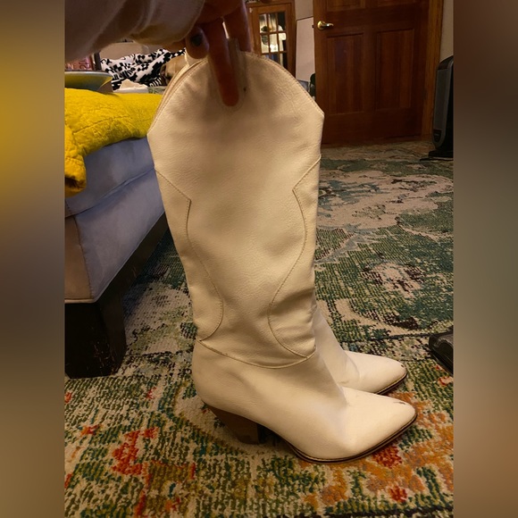White cowboy boots - Picture 3 of 3